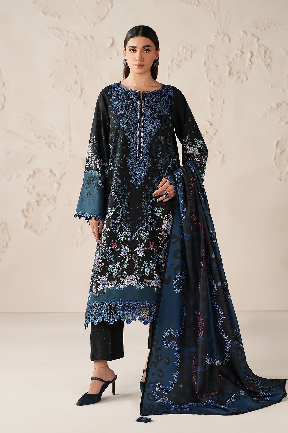 BAROQUE | EMBROIDERED VISCOSE SILK UF-4306