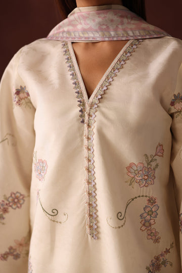 BAROQUE | EMBROIDERED SELF JACQUARD UF-4481