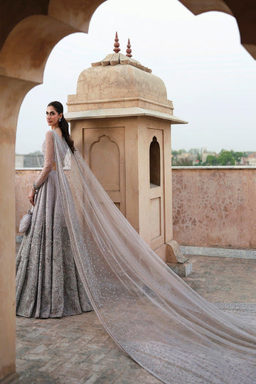 FAIZA SAQLAIN | AVEIRA | UNA