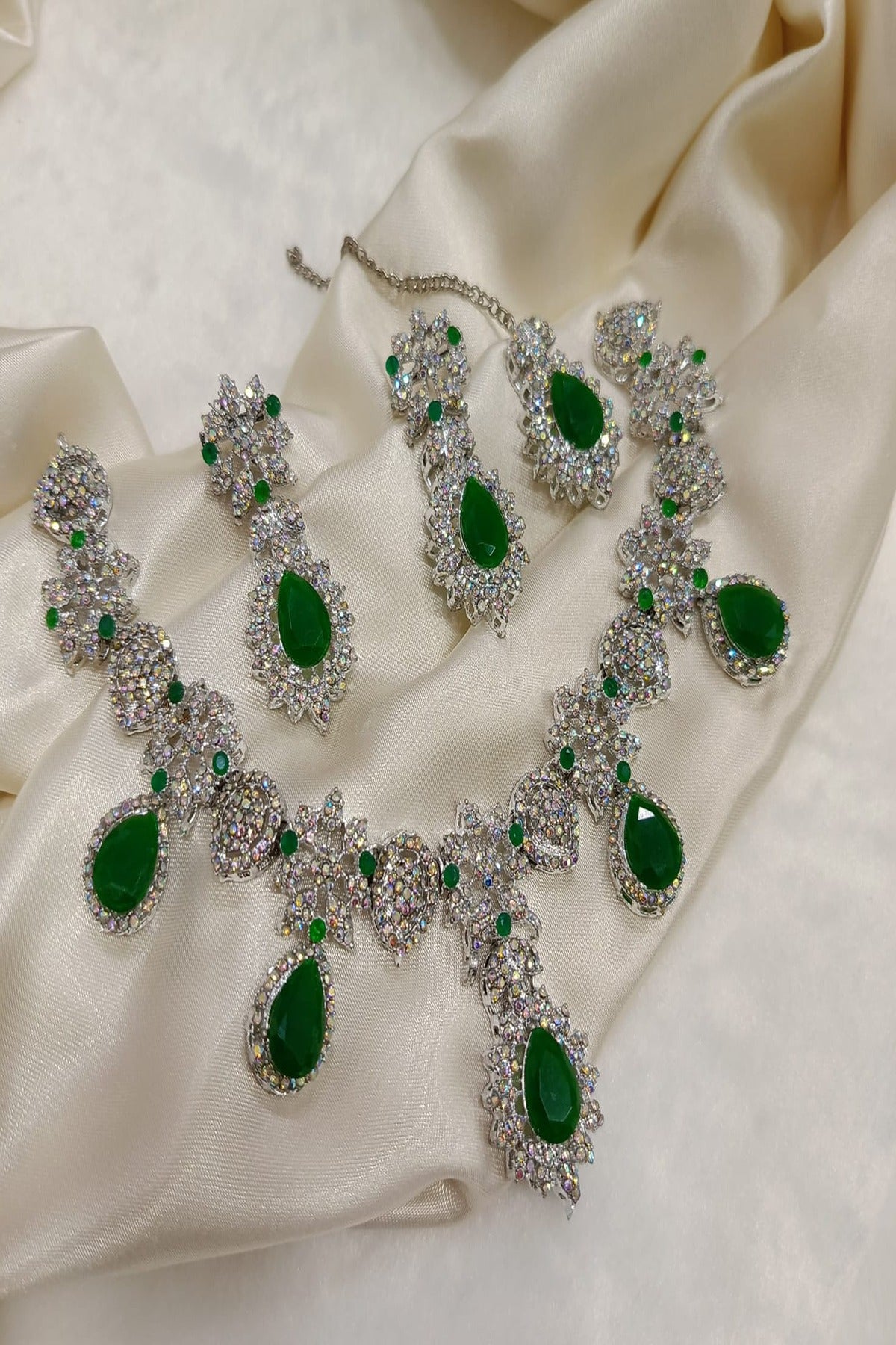 HS | JEWELLERY | DESIGN 01 | GREEN SILVER