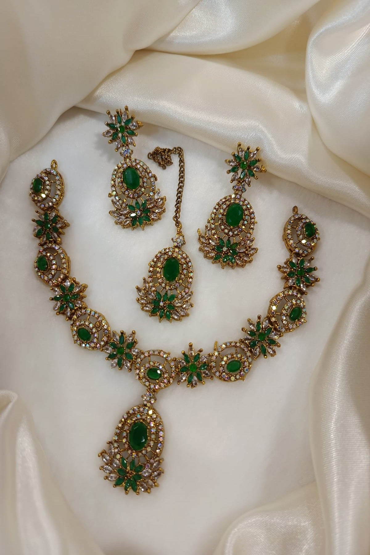 HS | JEWELLERY | DESIGN 02 | GOLDEN GREEN