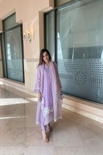 AMINAH BADAR | LILAC OUTFIT