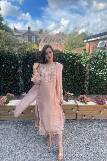 AMINAH BADAR | PINK OUTFIT