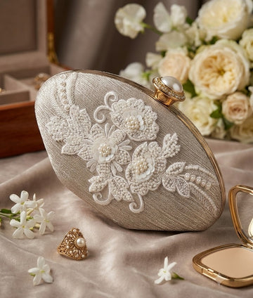 HS | CLUTCHES | STATEMENT CLUTCH